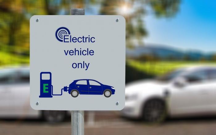auto ibride elettriche