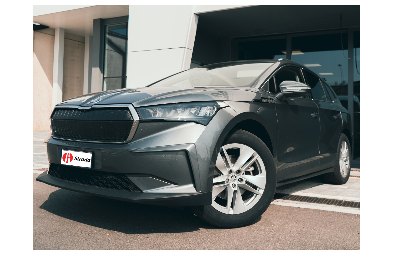 Skoda ENYAQ elettrica a noleggio breve termine Strada Srl